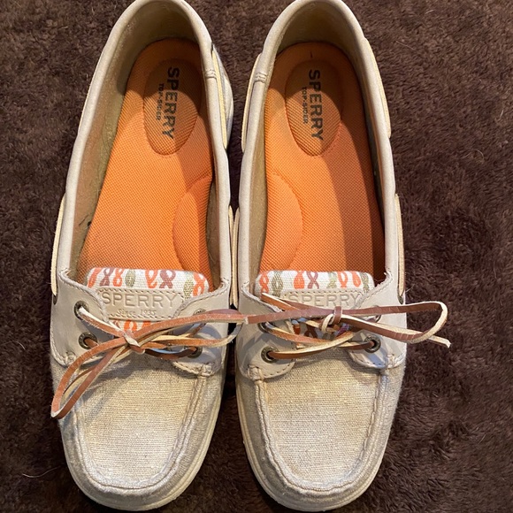 Women’s Sperry Boat Shoes - Picture 2 of 4